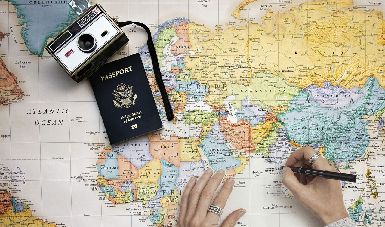 香港正版资料免费大全，探索香港之旅的必备指南（2024版）